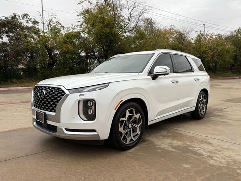 Used 2021 Hyundai Palisade Calligraphy image 2