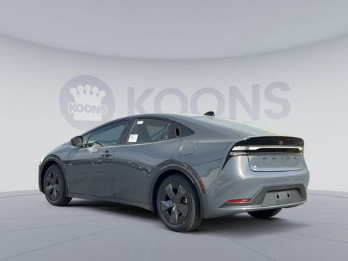 New 2026 Toyota Prius Plug-In Hybrid FWD image 2