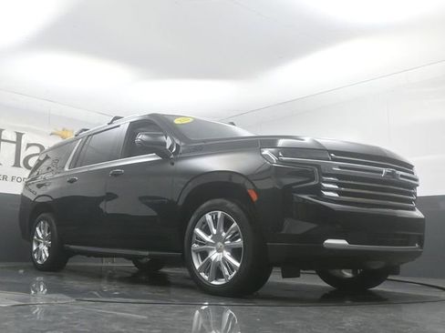 Used 2021 Chevrolet Suburban High Country AWD/4WD image 2
