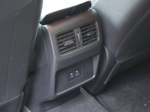 Used 2023 Nissan Rogue SV FWD image 18