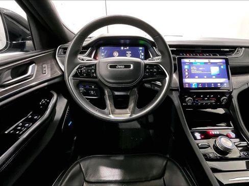 Used 2022 Jeep Grand Cherokee Overland AWD/4WD image 17