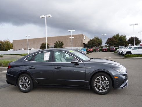 Used 2023 Hyundai Sonata SEL image 4