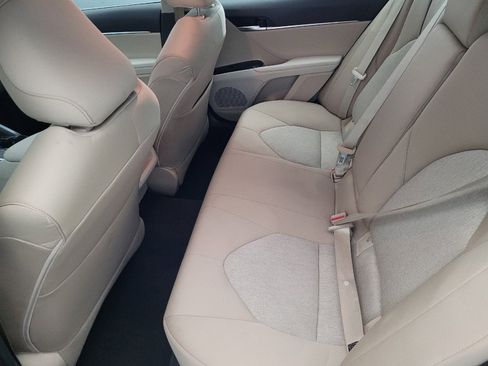 Used 2018 Toyota Camry LE image 18