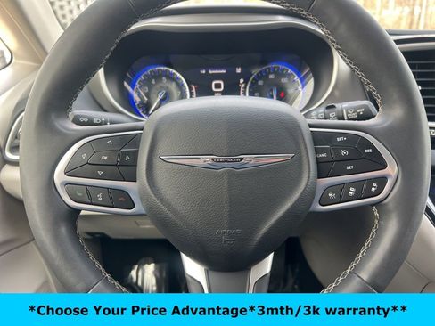 Certified 2023 Chrysler Pacifica Touring-L image 53