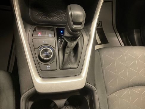 Used 2019 Toyota RAV4 XLE image 21