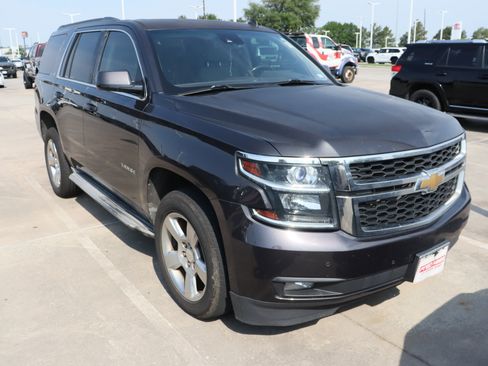 Used 2015 Chevrolet Tahoe LT w/ Luxury Package RWD image 2