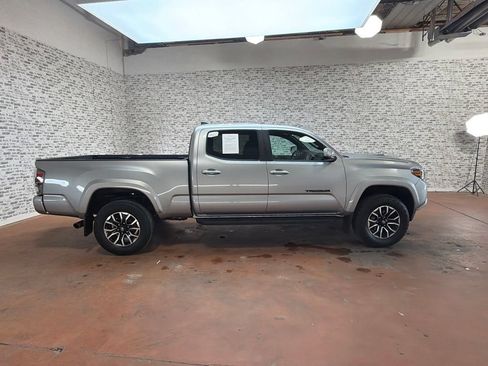 Used 2021 Toyota Tacoma TRD Sport w/ Technology Package AWD/4WD image 8