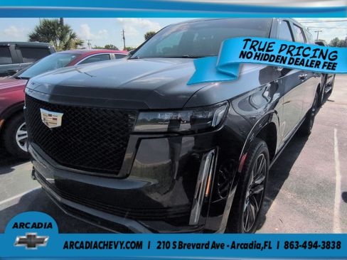 Used 2024 Cadillac Escalade ESV Sport Platinum AWD/4WD image 5