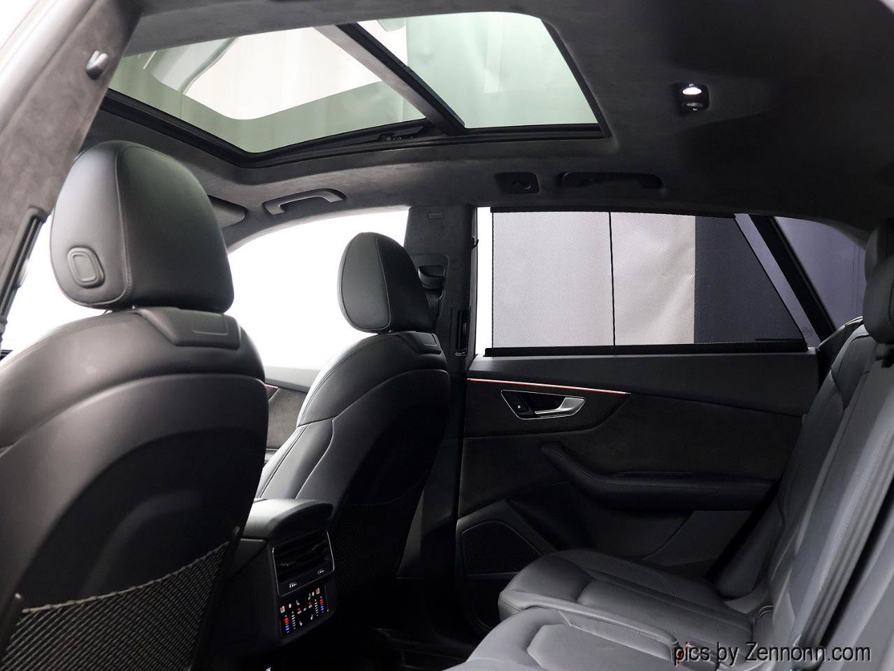 Used 2019 Audi Q8 Prestige AWD/4WD image 30