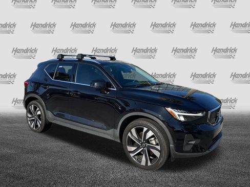 Used 2023 Volvo XC40 B5 Plus w/ Protection Package Premier image 2