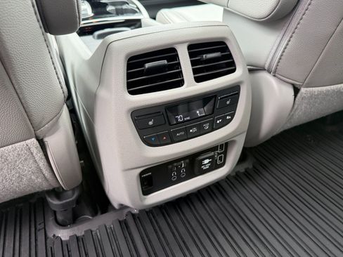 Used 2021 Honda Pilot Touring image 18