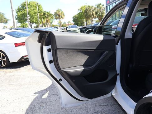 Used 2023 Tesla Model Y Long Range AWD/4WD image 26