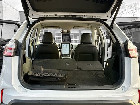 Certified 2024 Ford Edge SEL w/ Convenience Package image 7