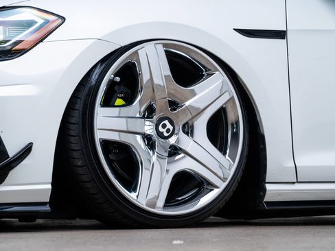 Used 2019 Volkswagen Golf R 4-Door AWD/4WD image 6