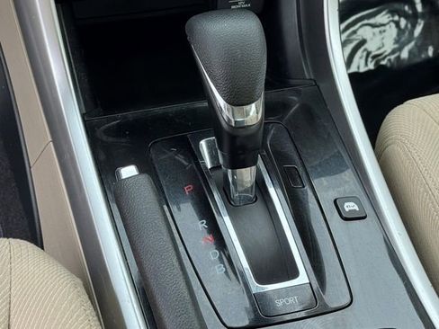 Used 2017 Honda Accord Hybrid Sedan image 18