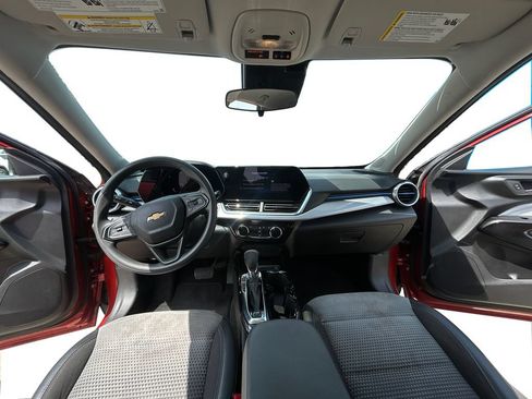 Used 2024 Chevrolet Trax LT FWD image 13
