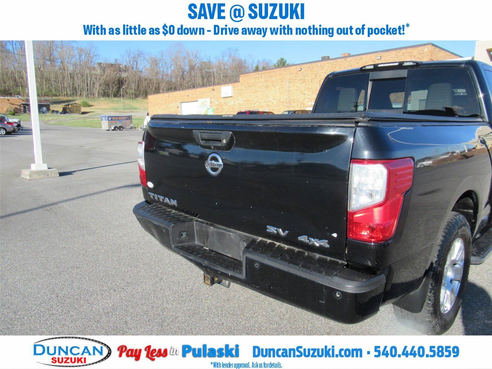 Used 2018 Nissan Titan SV w/ SV Convenience Package AWD/4WD image 4