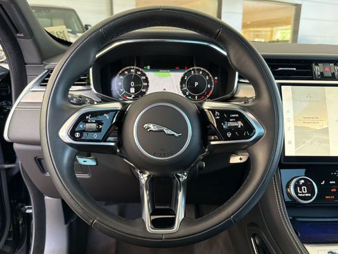 Used 2026 Jaguar F-PACE R-Dynamic S AWD/4WD image 11