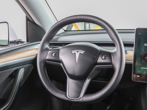 Used 2023 Tesla Model Y Long Range image 12