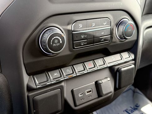 Used 2023 Chevrolet Silverado 1500 Custom Trail Boss image 19