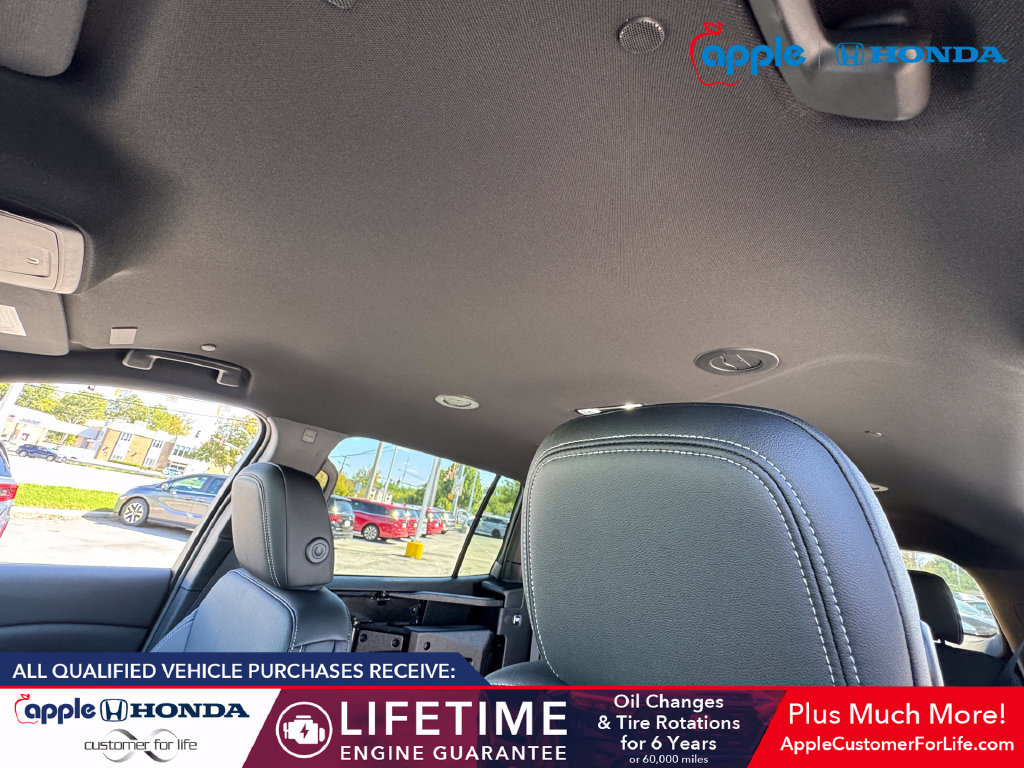 Used 2026 Chevrolet Traverse LT w/ Driver Confidence Package FWD image 18