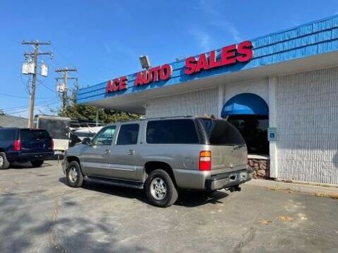 Used 2003 Chevrolet Suburban LT w/ LT Preferred Equipment Group image 4