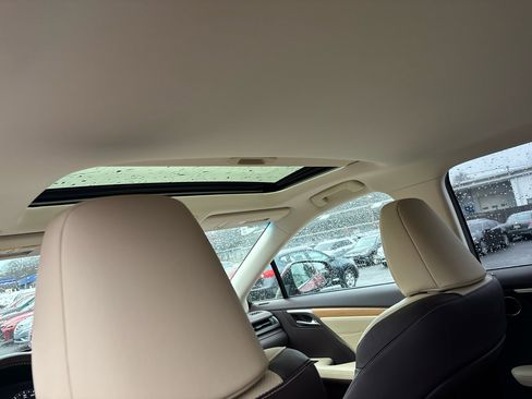 Used 2019 Lexus RX 350L Luxury image 23