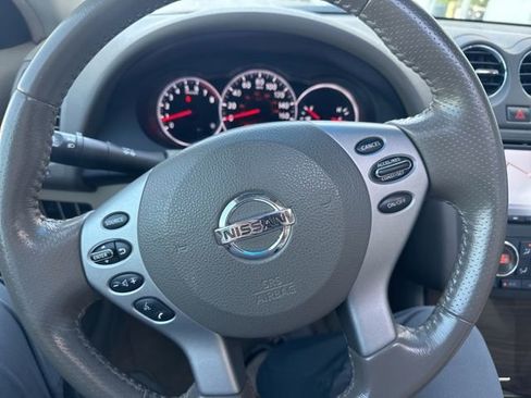 Used 2010 Nissan Altima 2.5 SL w/ Technology Pkg FWD image 9