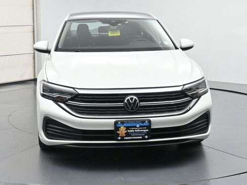Used 2023 Volkswagen Jetta SE w/ Panoramic Sunroof Package FWD image 28