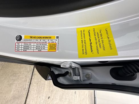 Used 2025 Cadillac Lyriq Sport image 35