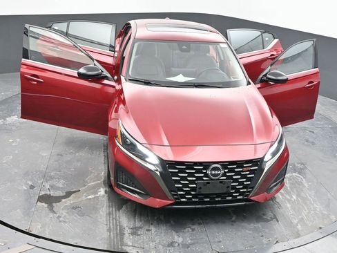 Used 2024 Nissan Altima 2.5 SR w/ SR Premium Package image 65