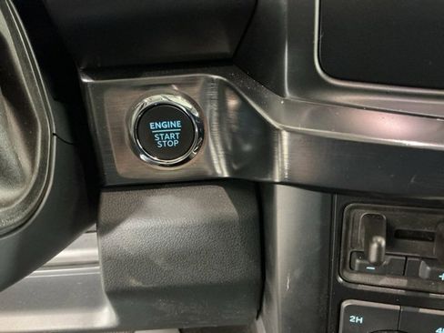 Used 2025 Ford F350 Lariat w/ Black Appearance Package image 27