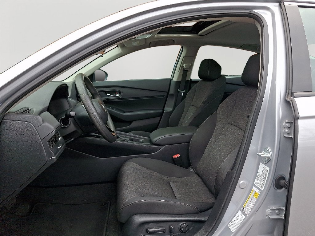 Used 2023 Honda Accord EX image 14