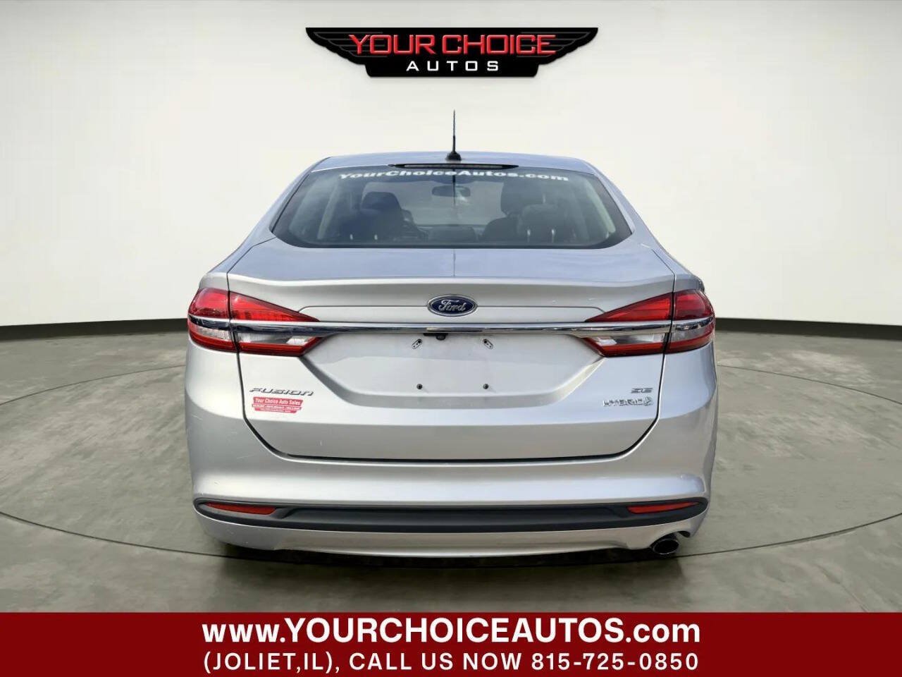 Used 2018 Ford Fusion SE FWD image 3