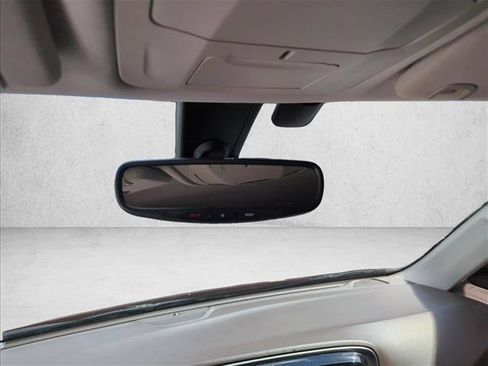 Used 2017 Chrysler Pacifica Touring-L Plus w/ Tire & Wheel Group image 7