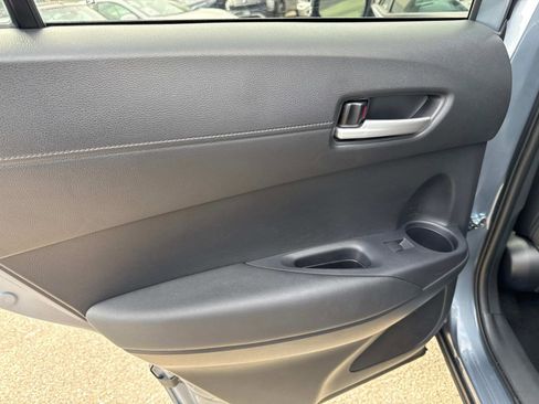 Used 2023 Toyota Corolla Cross XLE image 11