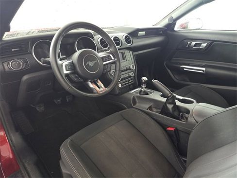Used 2019 Ford Mustang Coupe image 10