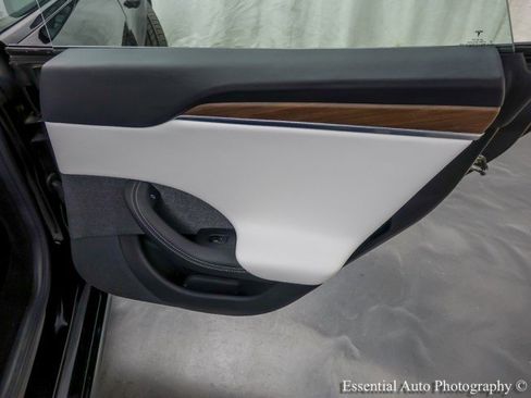 Used 2022 Tesla Model S AWD/4WD image 40