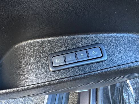 Used 2017 GMC Yukon XL Denali w/ Open Road Package AWD/4WD image 15