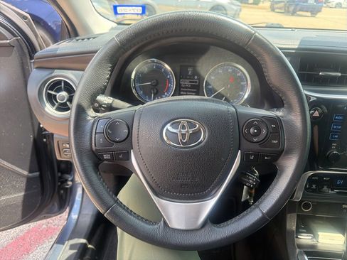 Used 2018 Toyota Corolla SE FWD image 8