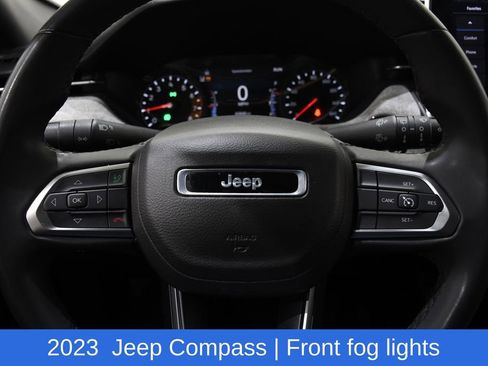 Used 2023 Jeep Compass Latitude image 11