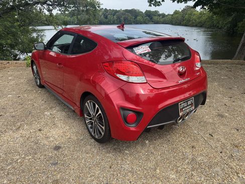 Used 2016 Hyundai Veloster Turbo FWD image 9