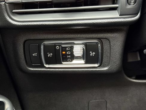 Used 2024 Lincoln Corsair AWD image 14