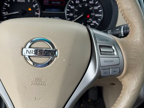 Used 2015 Nissan Altima 2.5 SL w/ Technology Package FWD image 16