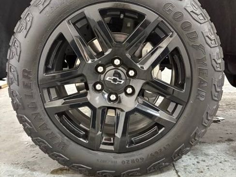 Used 2023 Chevrolet Silverado 1500 Custom Trail Boss w/ LPO, Dark Essentials Package image 14