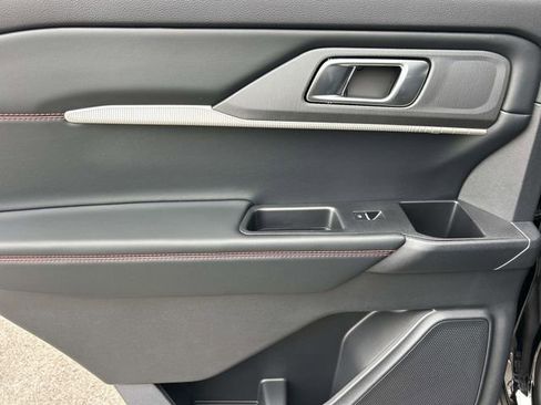 New 2026 Ford Explorer ST-Line w/ ST-Line Street Pack image 17