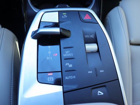 Used 2025 BMW X1 xDrive28i w/ Convenience Package image 36