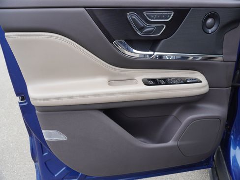 Used 2020 Lincoln Corsair Reserve w/ Equipment Group 201A image 20