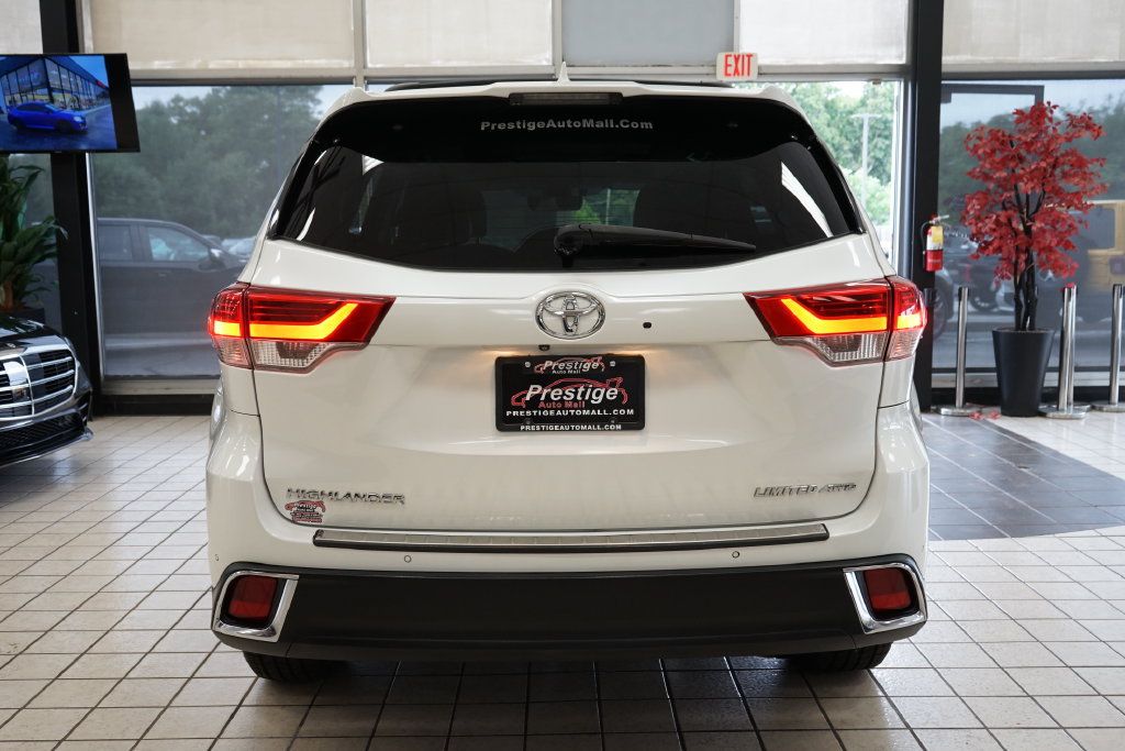 Used 2018 Toyota Highlander Limited Platinum AWD/4WD image 17
