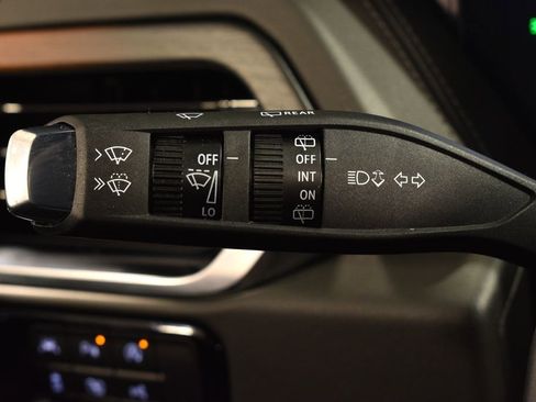 Used 2025 GMC Yukon Denali w/ Sun & Power Step Package image 16